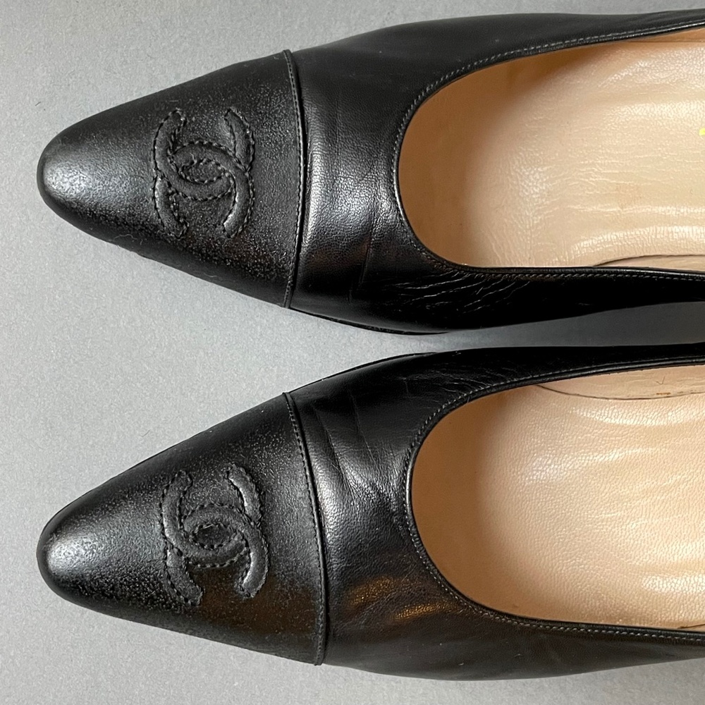 CHANEL CC Logo High Heels Leather Black Pumps - Picture 4 of 16